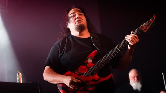 e-novo-e-brutal-e-pesado-e-e-melodico-diz-dino-cazares-sobre-novo-disco-do-fear-factory