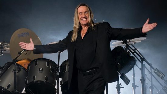 nicko-mcbrain-do-iron-maiden-lanca-autobiografia-hello-boys-and-girls