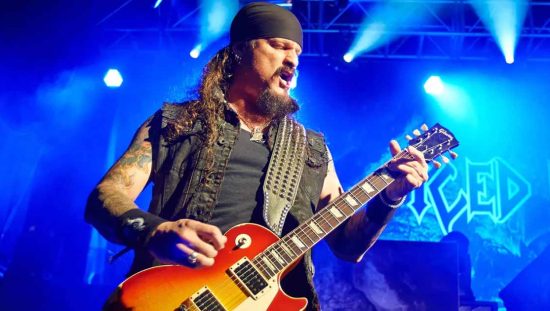 jon-schaffer-fundador-do-iced-earth-volta-a-tocar-guitarra-apos-anos-e-sinaliza-retorno-gradual-a-musica