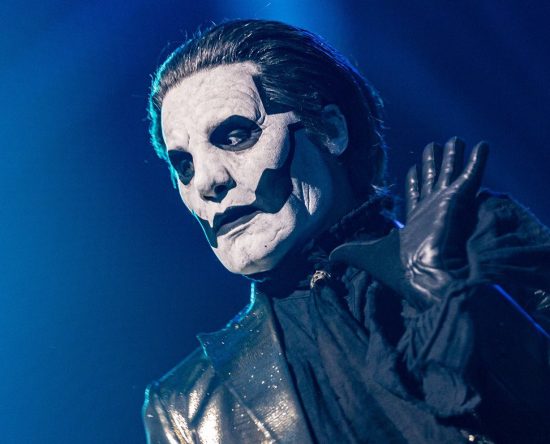 tobias-forge-esclarece-significado-de-mary-on-a-cross-maior-sucesso-do-ghost