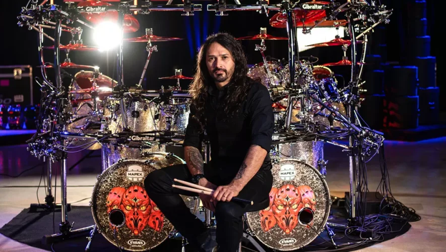 Aquiles Priester é batizado nos estados unidos