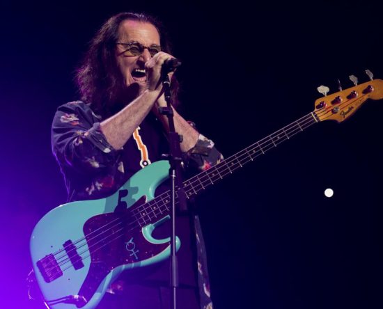 rush-adia-dois-shows-no-texas-apos-geddy-lee-ser-diagnosticado-com-laringite-e-bronquite