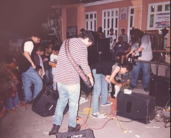 Passeio guiado percorre pontos históricos do rock em Fortaleza no sábado