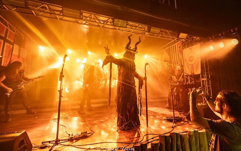 Banda paulistana de metal pagão lança Carmina Pagani em todas as plataformas