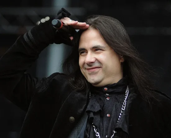 Irmã de Andre Matos pede aos fãs que não criem imagens de com inteligência artificial